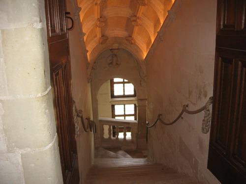 chenonceau_002.JPG - STAIRWAY UP TO THE LIVING AREA